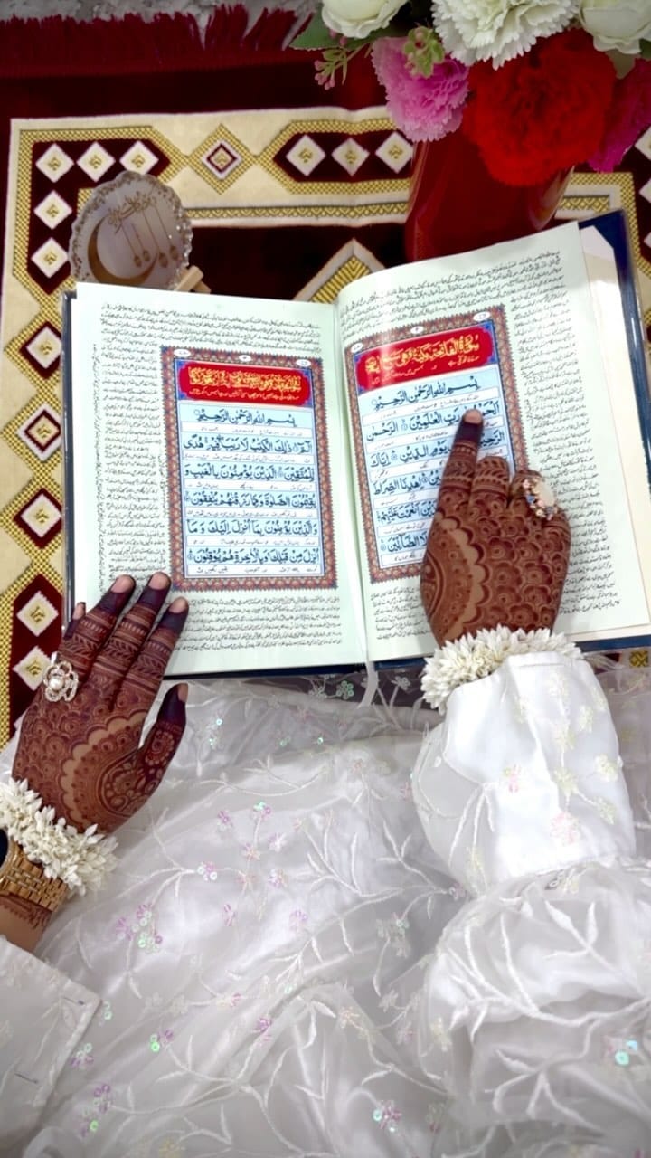 Post 10 by @mehendi_artist_fauziyashaikh on Instagram (video)