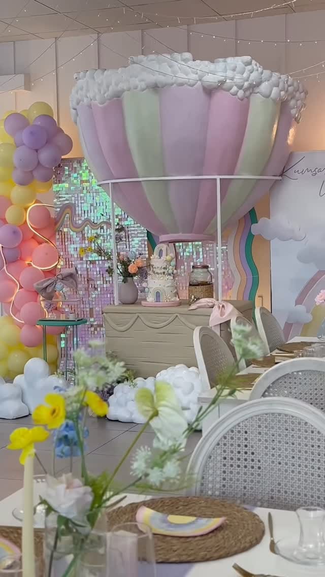 Post 6 by @elidahobi on Instagram (video)