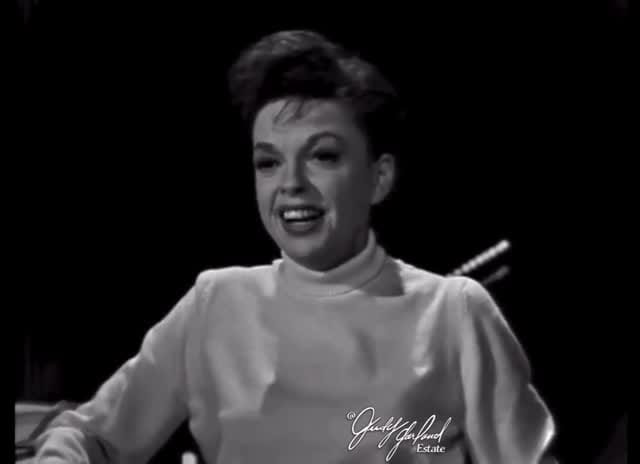 Post 7 by Liza Minnelli on Instagram (video)