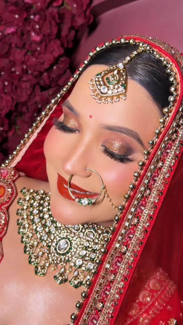Post 3 by Khushbu Dua | Bridal Make-up Artist | Delhi 💄 on Instagram (video)