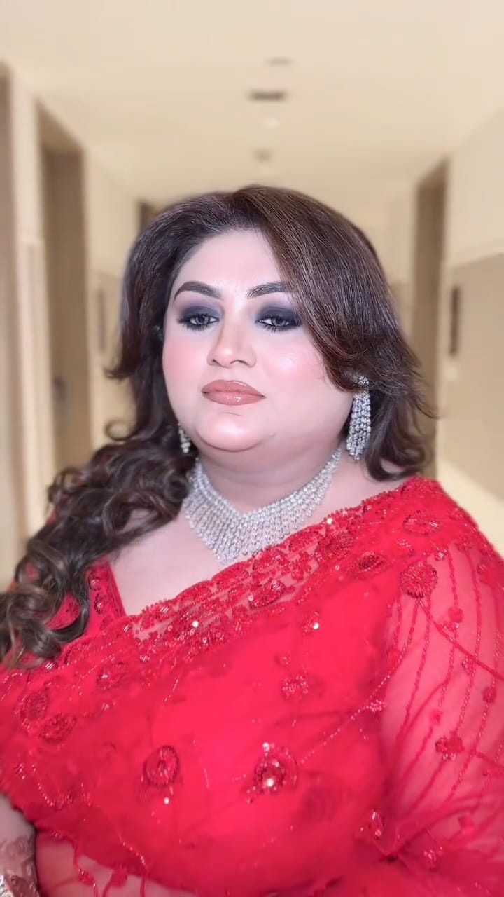Post 7 by Khushbu Dua | Bridal Make-up Artist | Delhi 💄 on Instagram (video)