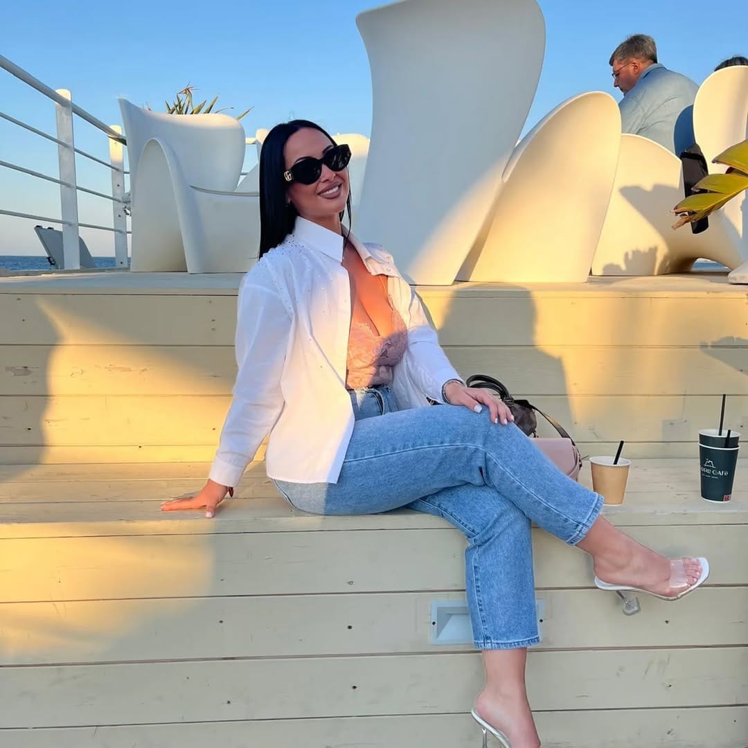 Post 6 by Ramona Cavallo on Instagram (carousel)