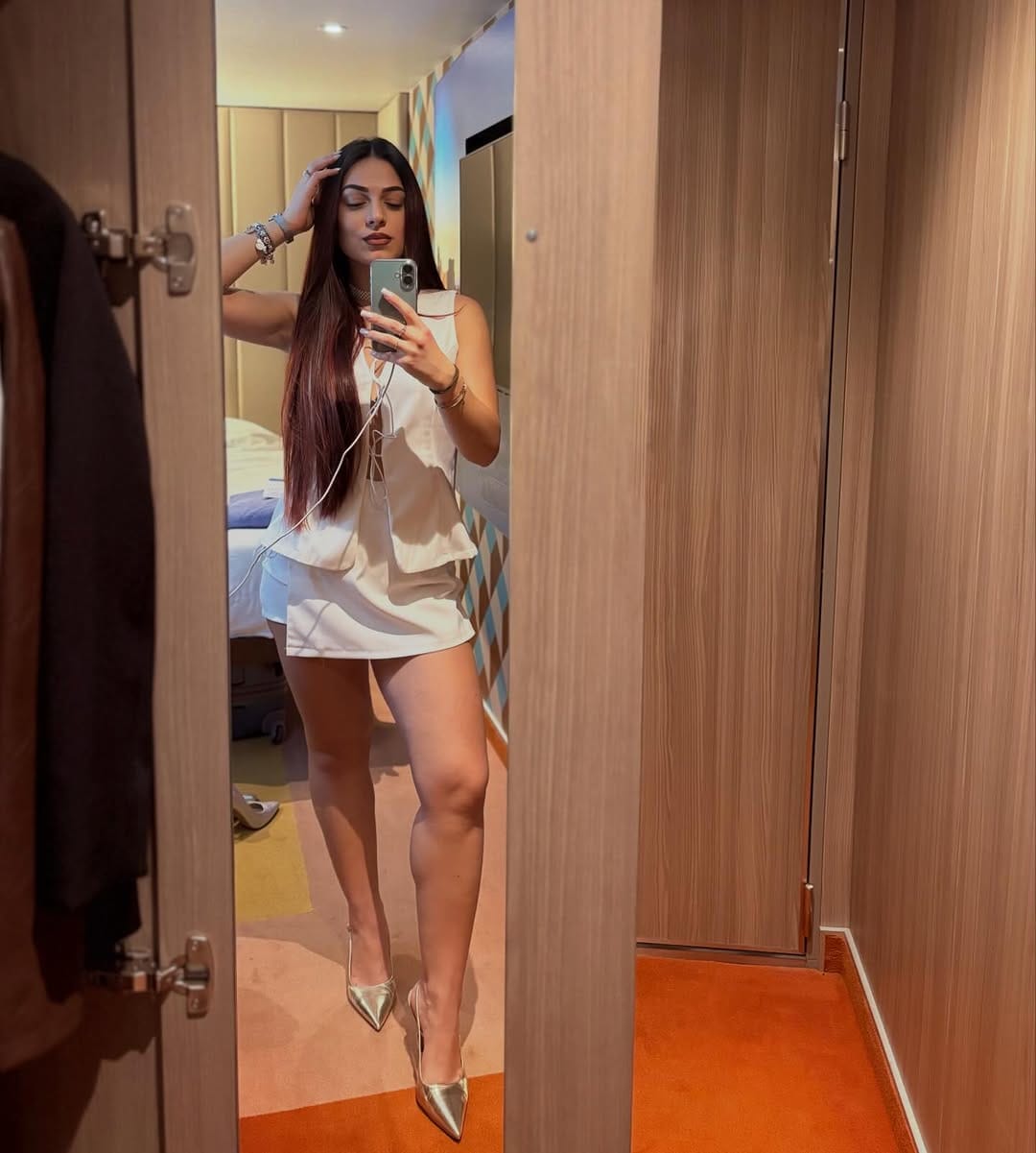 Post 6 by 🎀 𝙲𝚊𝚛𝚕𝚘𝚝𝚝𝚊 on Instagram (image)
