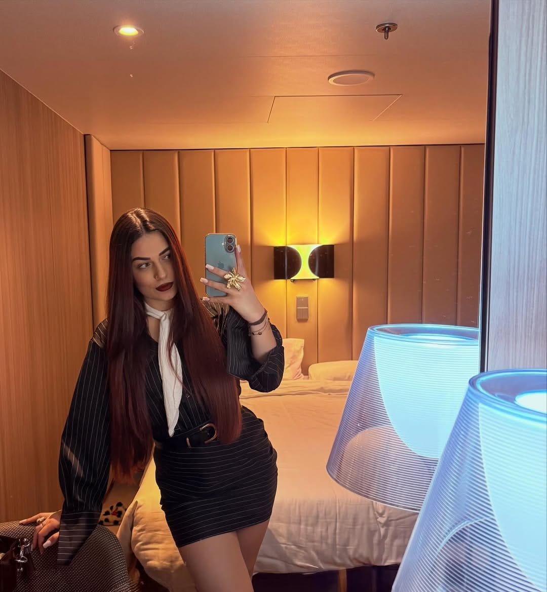 Post 5 by 🎀 𝙲𝚊𝚛𝚕𝚘𝚝𝚝𝚊 on Instagram (carousel)