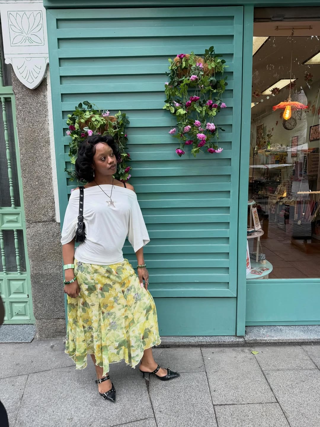 Post 6 by 𝕯𝖔𝖑𝖑𝖋𝖆𝖈𝖊 ♡ on Instagram (carousel)