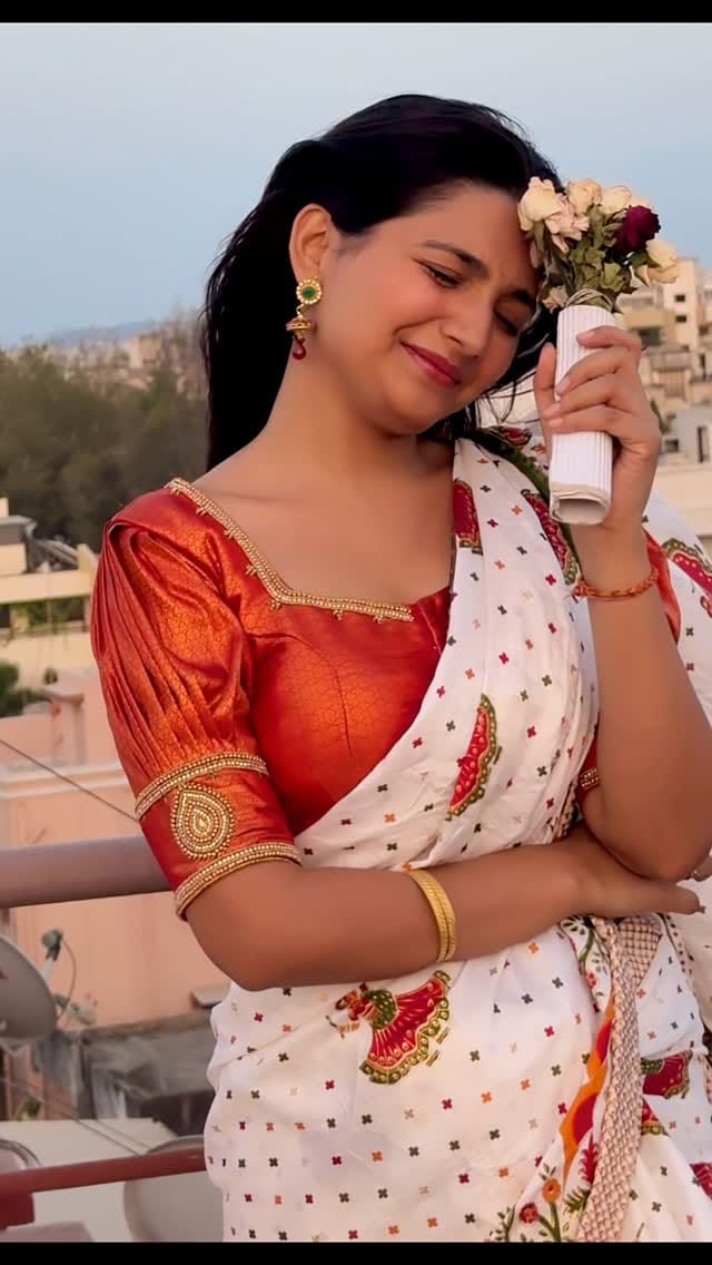 Post 10 by Shrushti malwande on Instagram (video)
