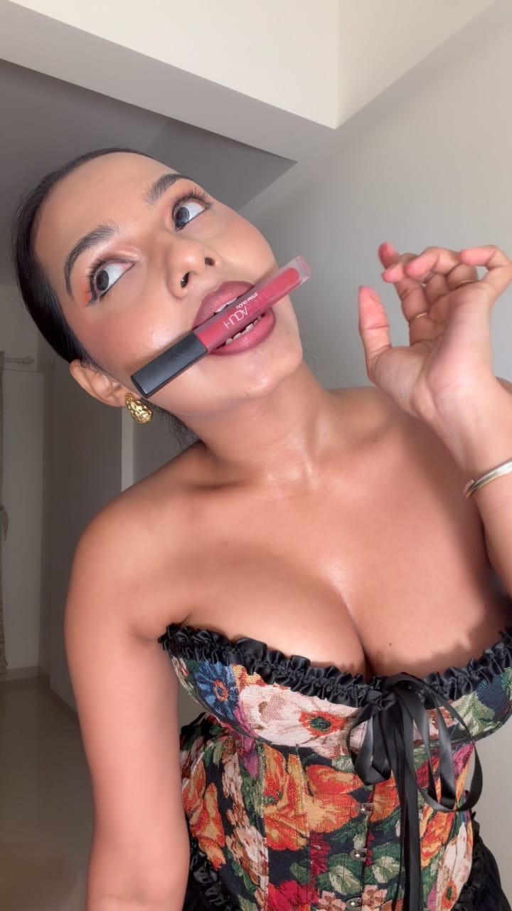 Post 6 by Neha Thakur on Instagram (video)