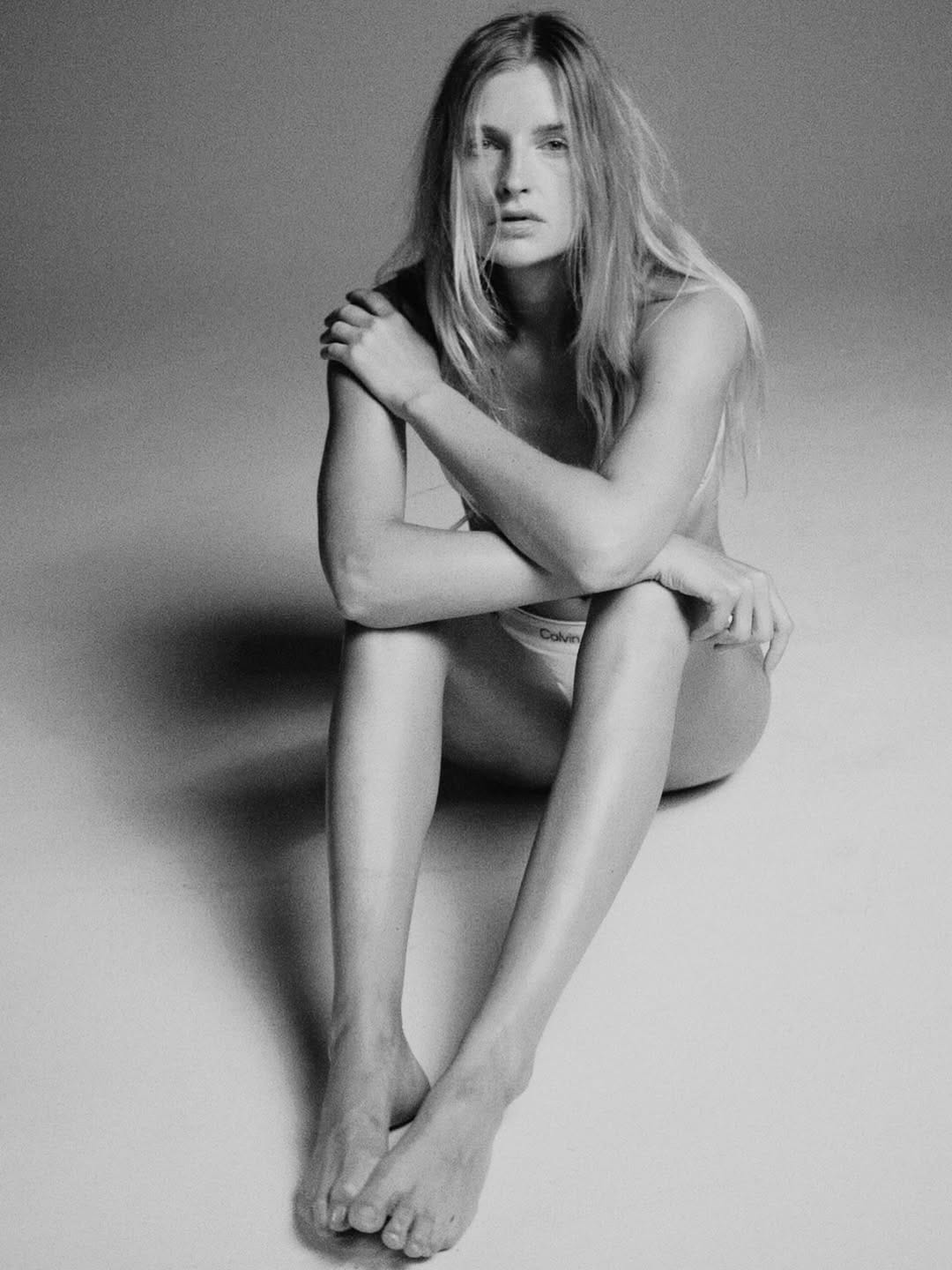 Post 2 by Ieva Palionytė. It's i not L!! on Instagram (image)