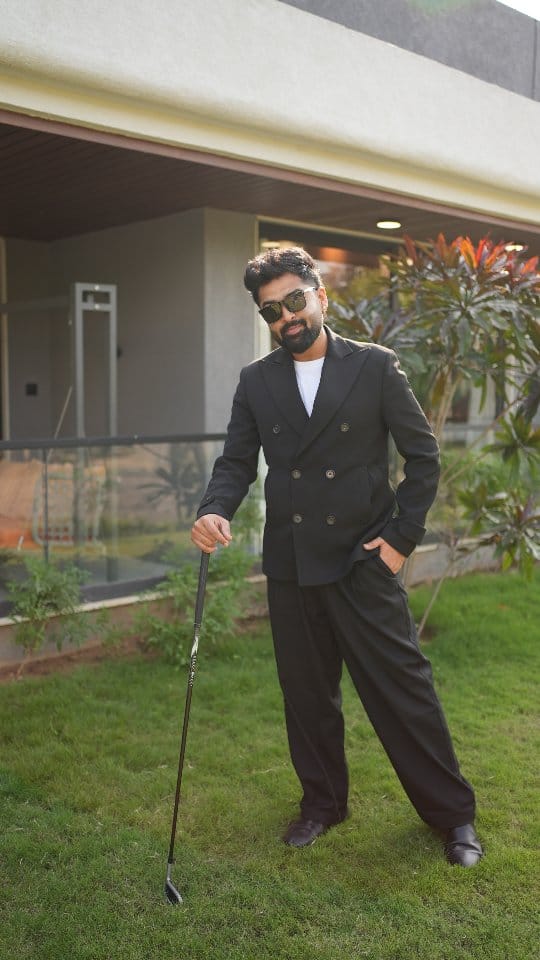 Post 9 by Jay Wadhwani on Instagram (video)