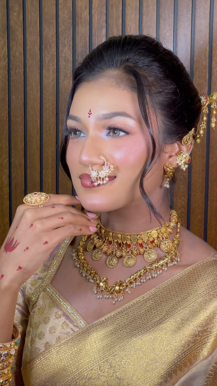 Post 6 by  sayli patil  on Instagram (video)