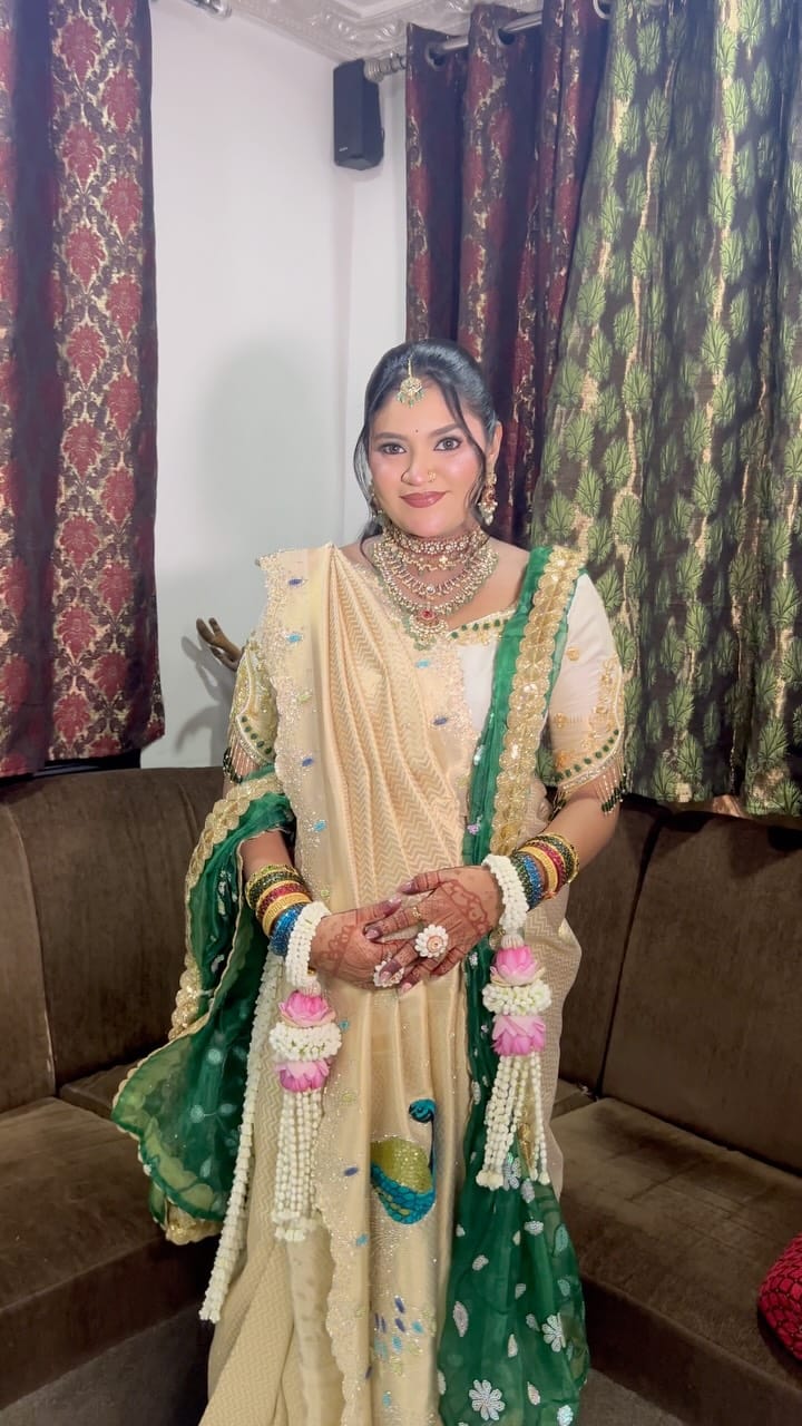 Post 8 by  sayli patil  on Instagram (video)