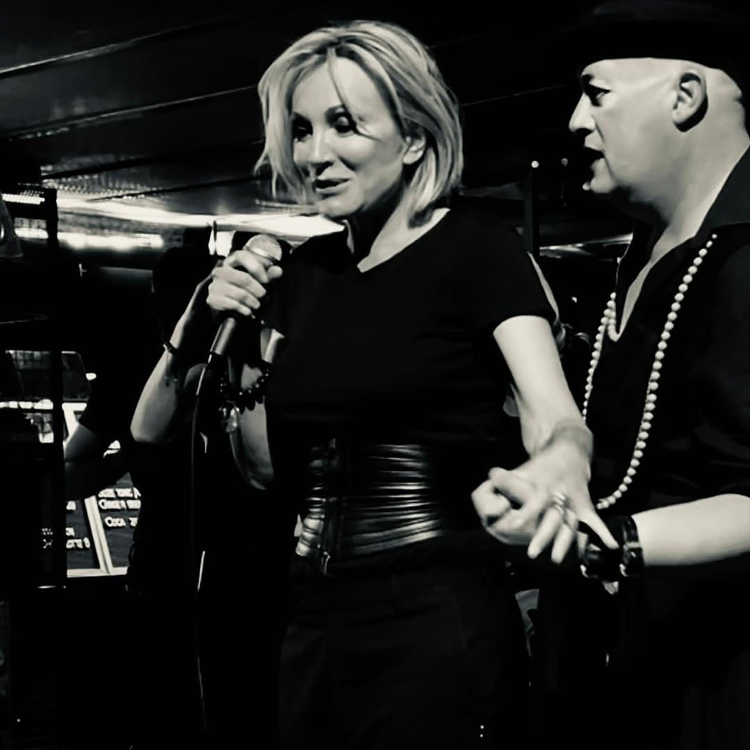 Post 8 by Patricia Kaas on Instagram (image)