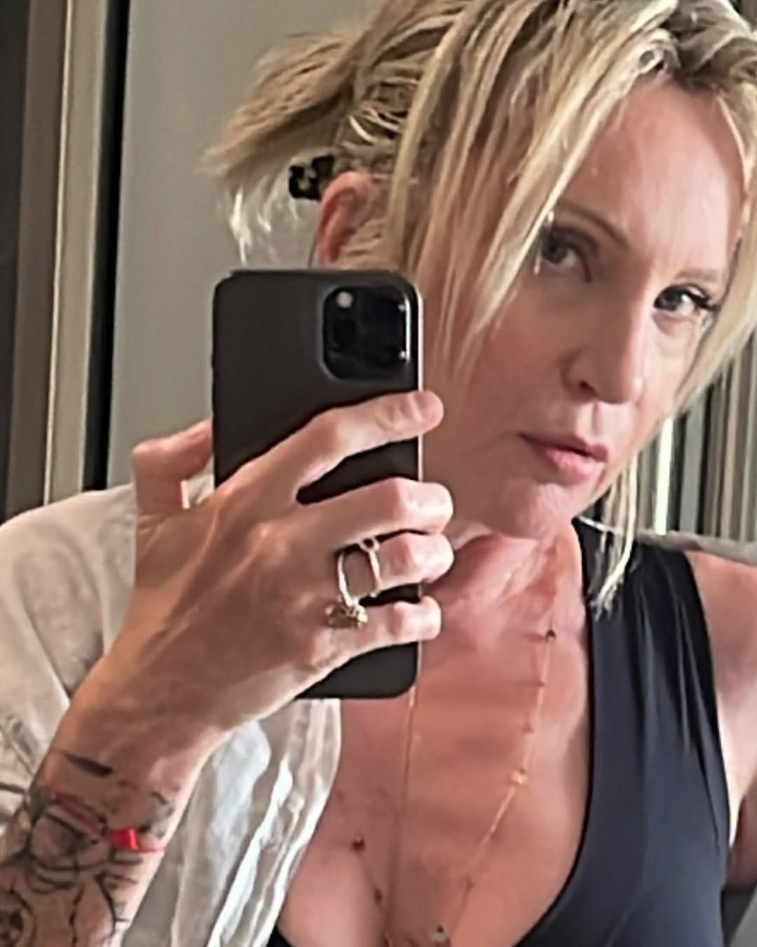 Post 6 by Patricia Kaas on Instagram (image)