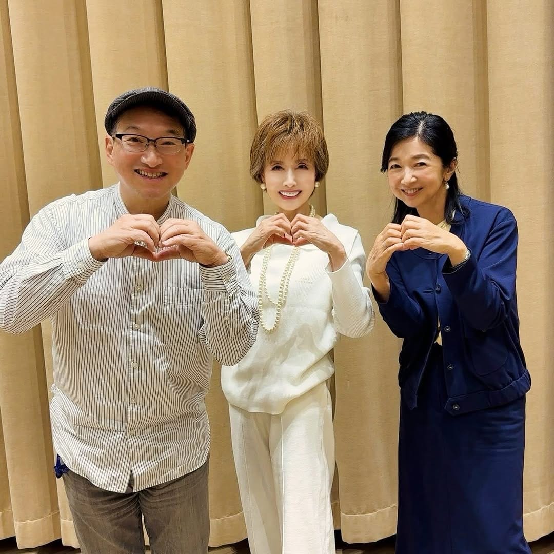 Post 6 by 宮崎美子 on Instagram (carousel)