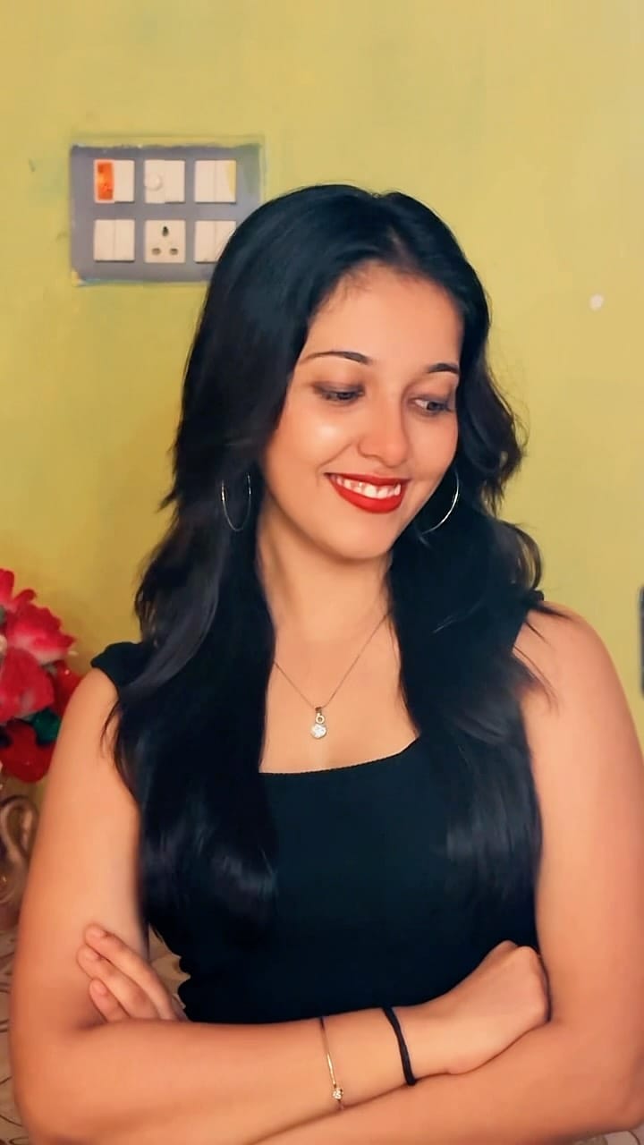 Post 6 by Farheen Sheikh on Instagram (video)