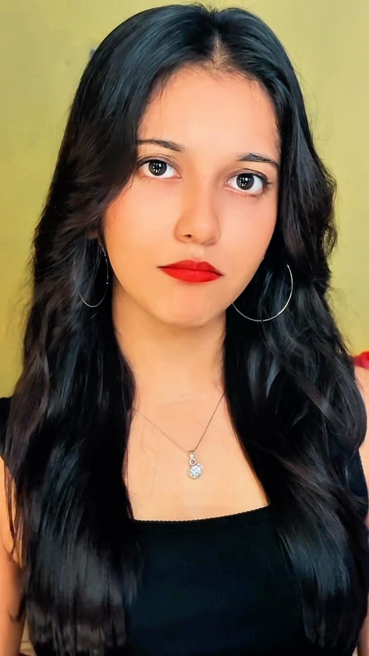 Post 5 by Farheen Sheikh on Instagram (video)