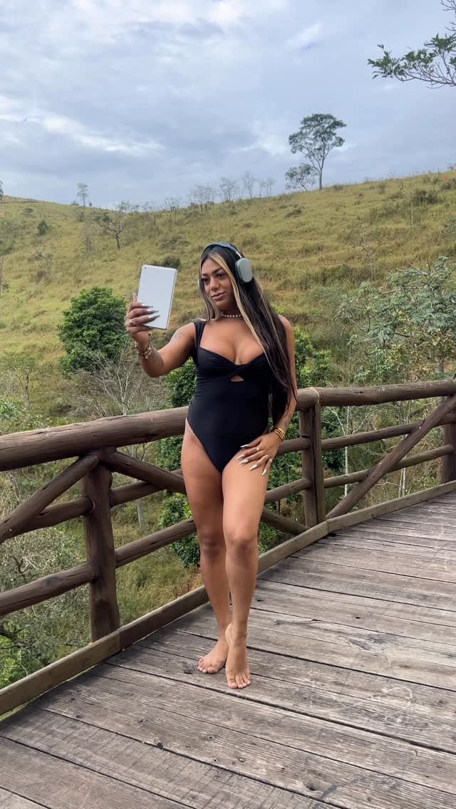 Post 8 by Gabriella Ribeirosh on Instagram (video)