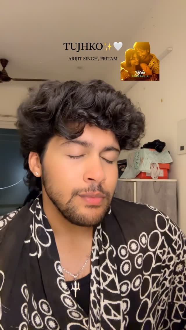 Post 5 by Ishaan on Instagram (video)
