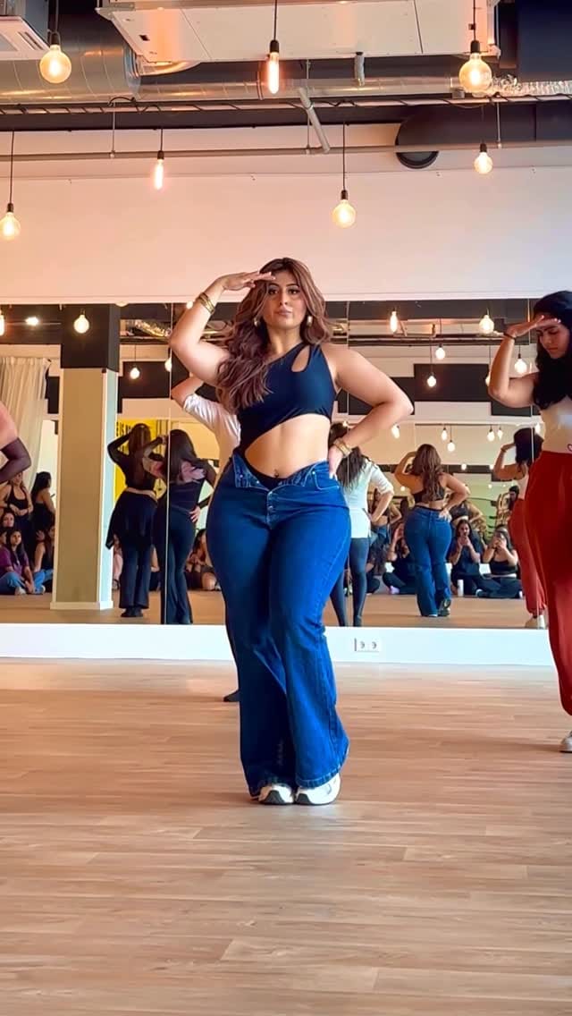Post 5 by Avantika Karir on Instagram (video)