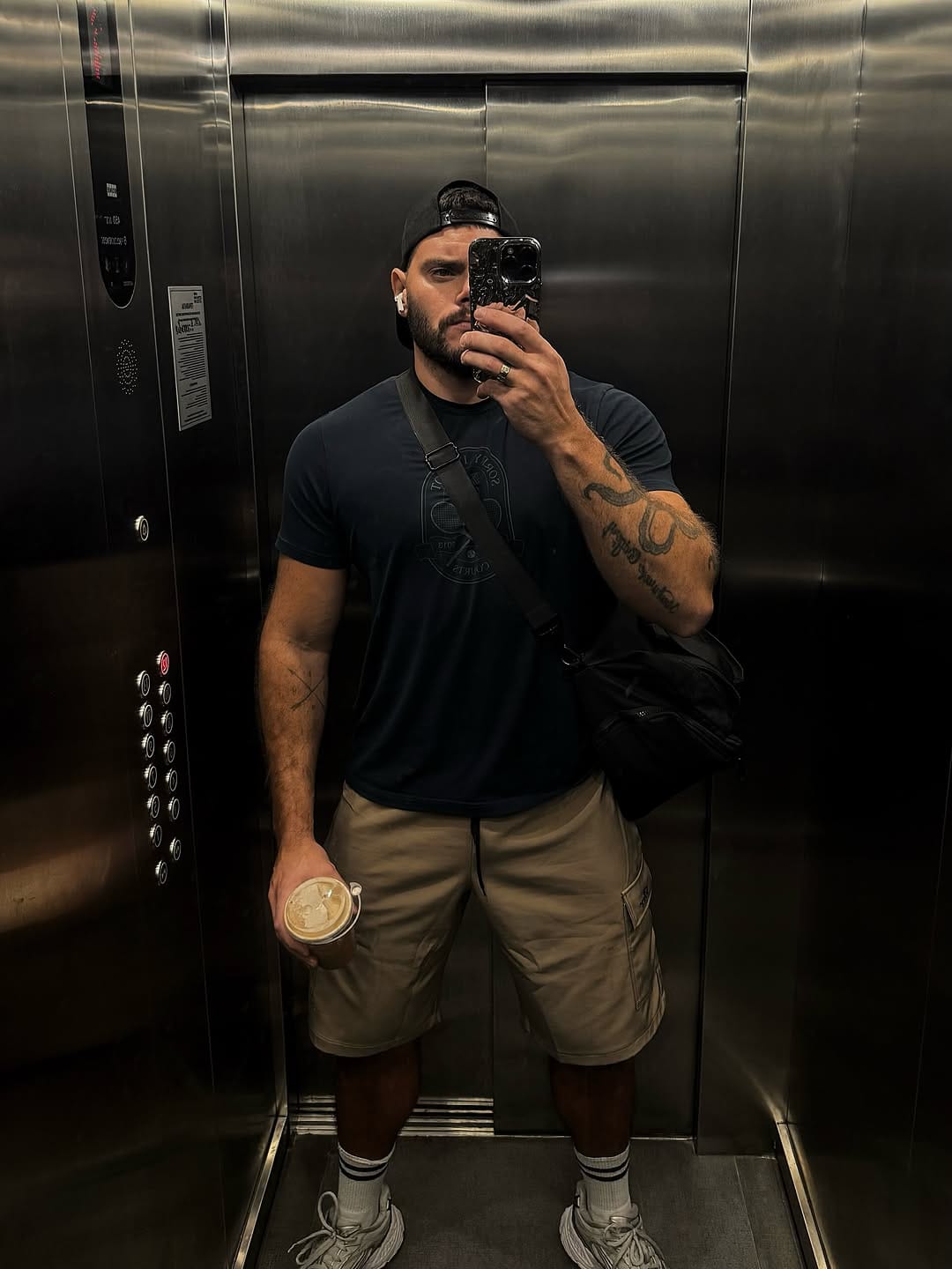 Post 4 by George Tsar on Instagram (image)