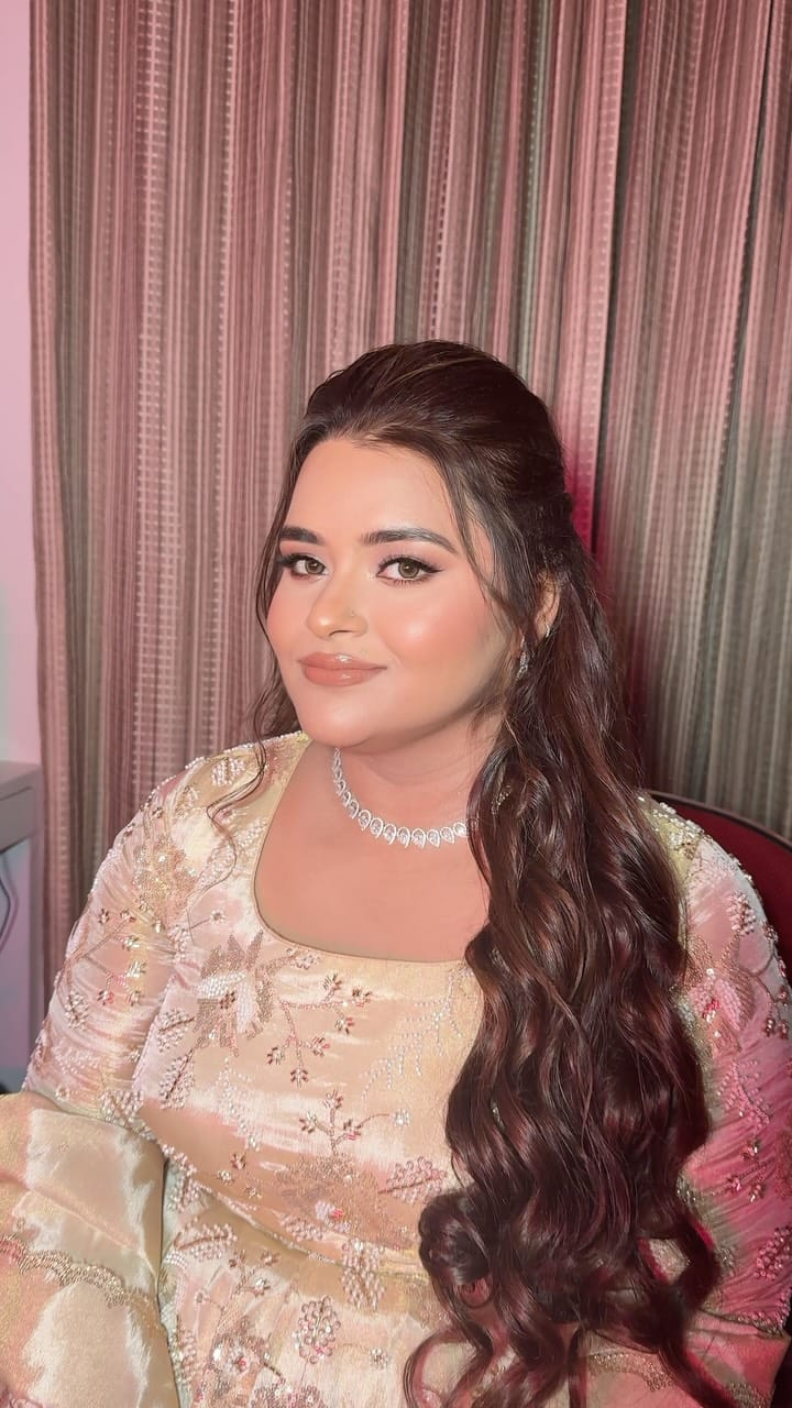 Post 2 by Simran Malik | Makeup Artist | Delhi-NCR on Instagram (video)