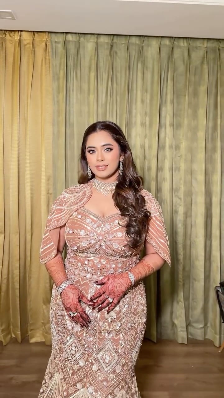 Post 6 by Simran Malik | Makeup Artist | Delhi-NCR on Instagram (video)