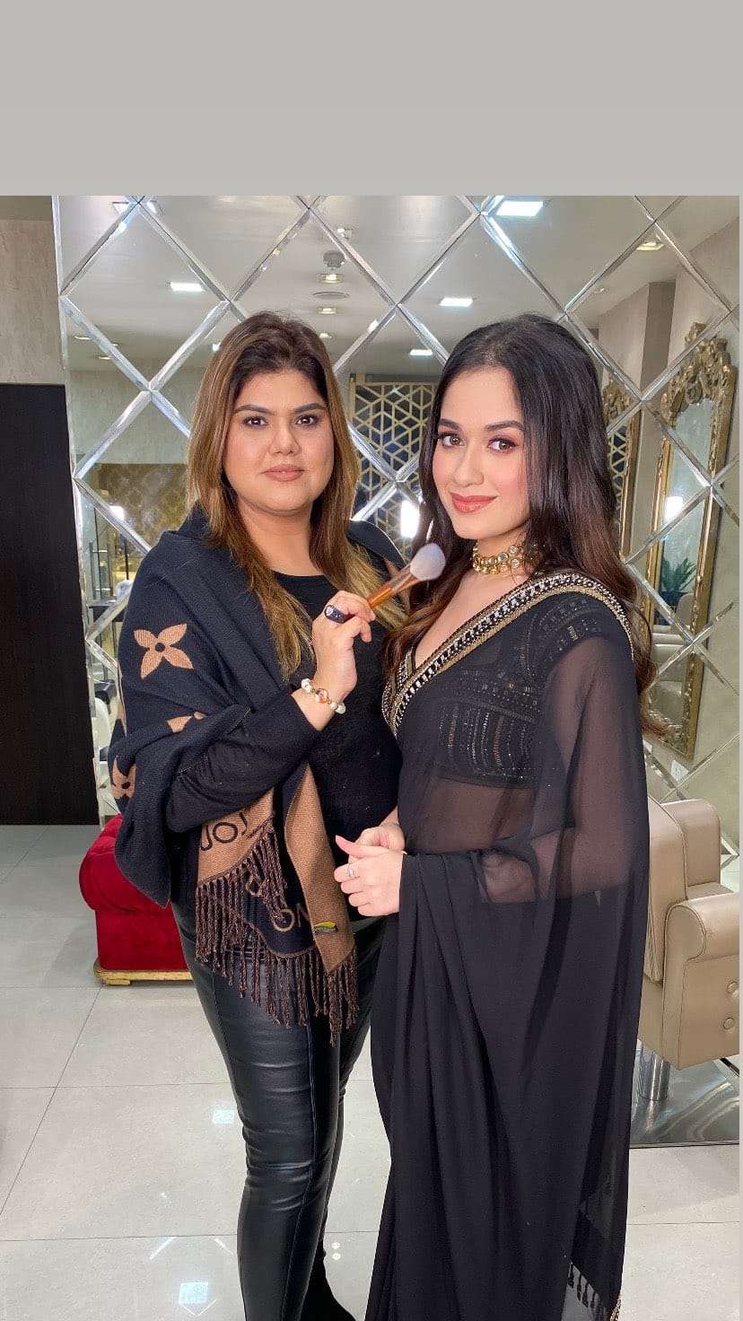 Post 9 by Tusha Arora on Instagram (video)