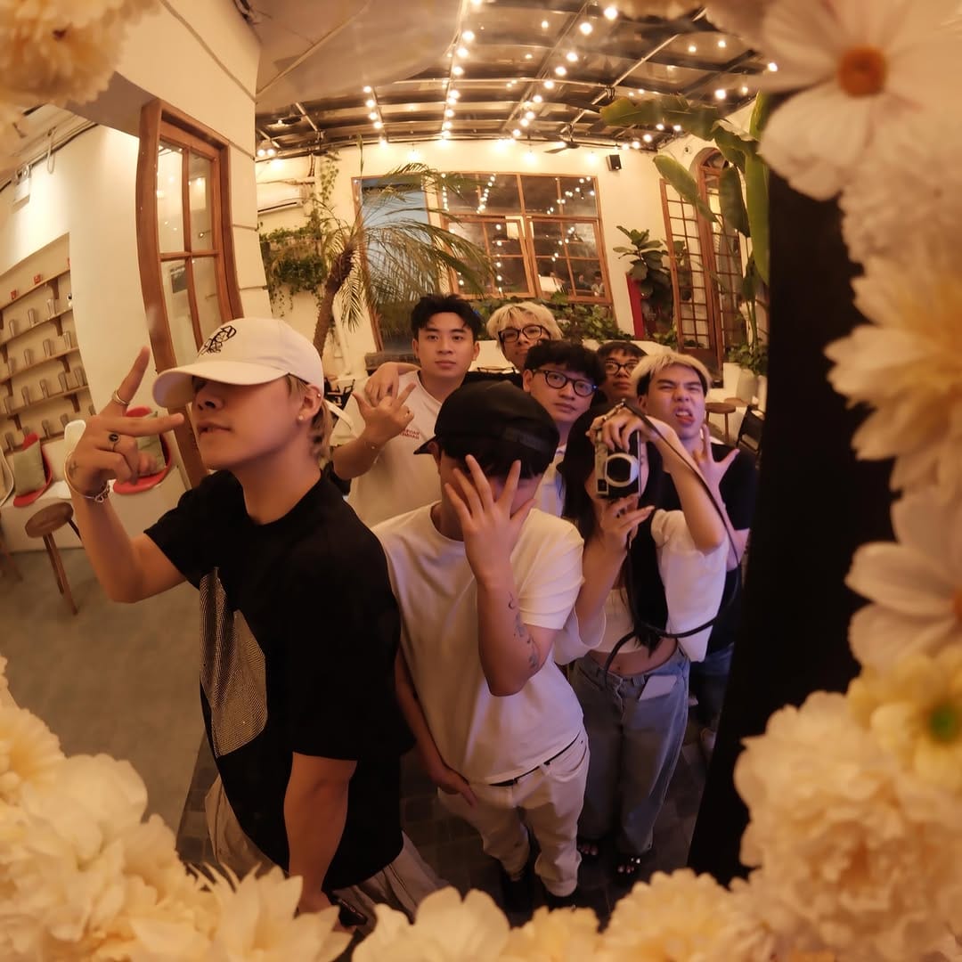 Post 1 by YB on Instagram (carousel)