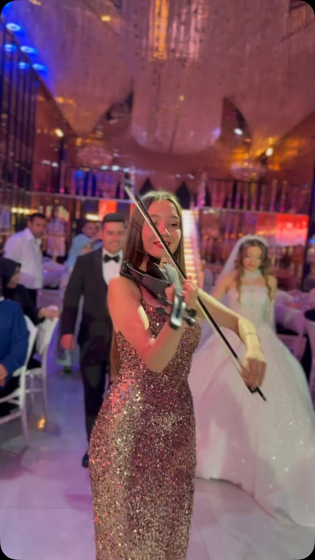 Post 2 by 💃 BURCU ORGANİZASYON  💃 🎵🎤 🎧 🎹 on Instagram (video)