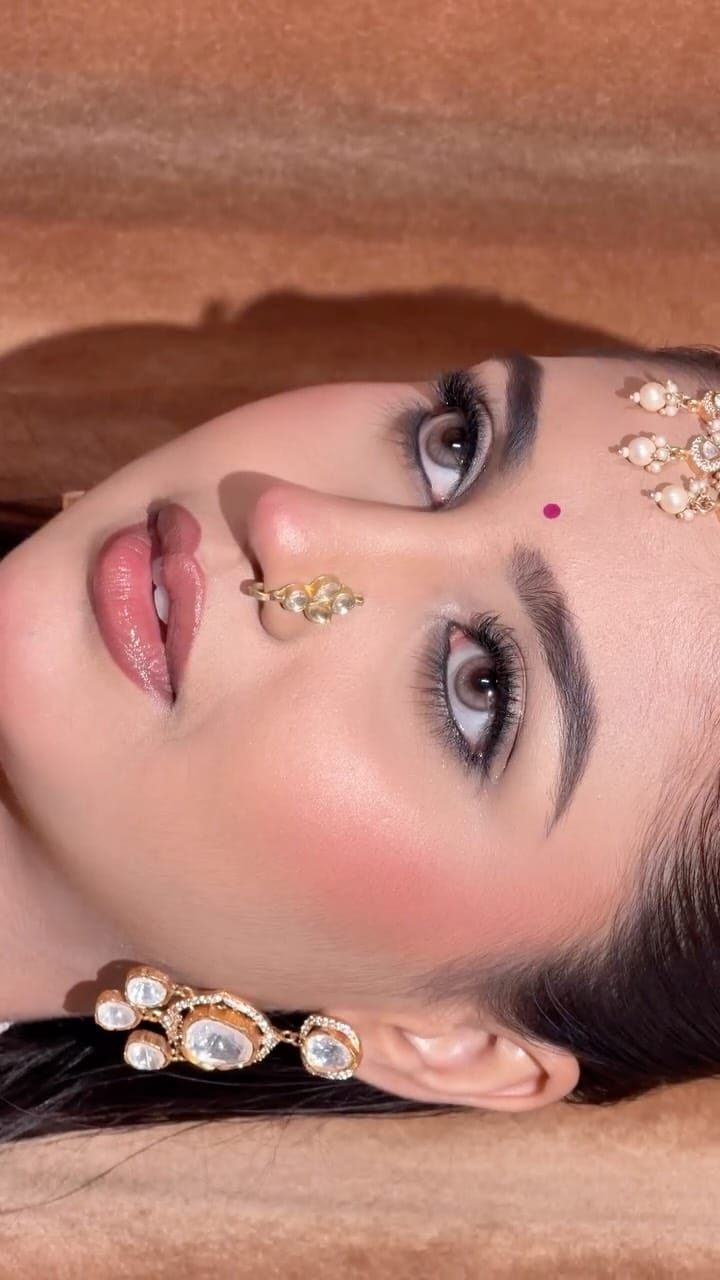 Post 5 by Sonali Bankar on Instagram (video)