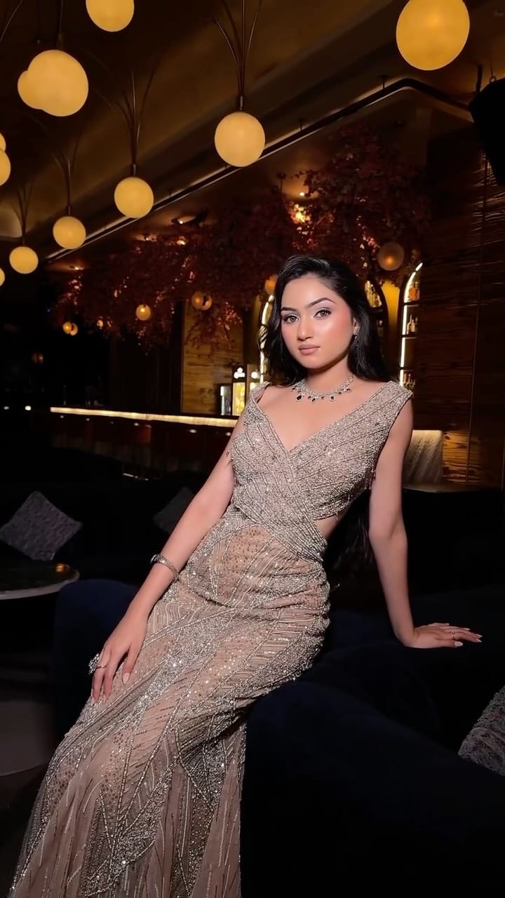 Post 4 by Sonali Bankar on Instagram (video)