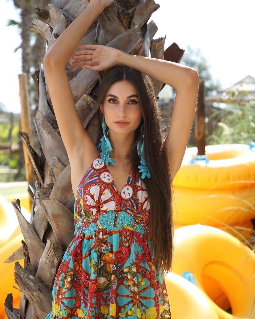 Post 4 by Camilla on Instagram (carousel)