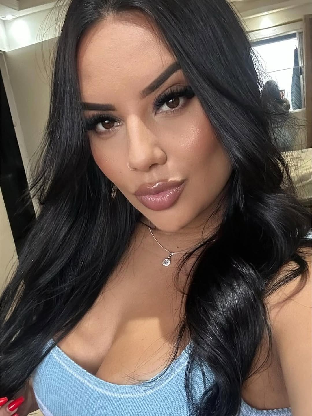 Post 7 by Ariela Amorim | Modelo on Instagram (carousel)