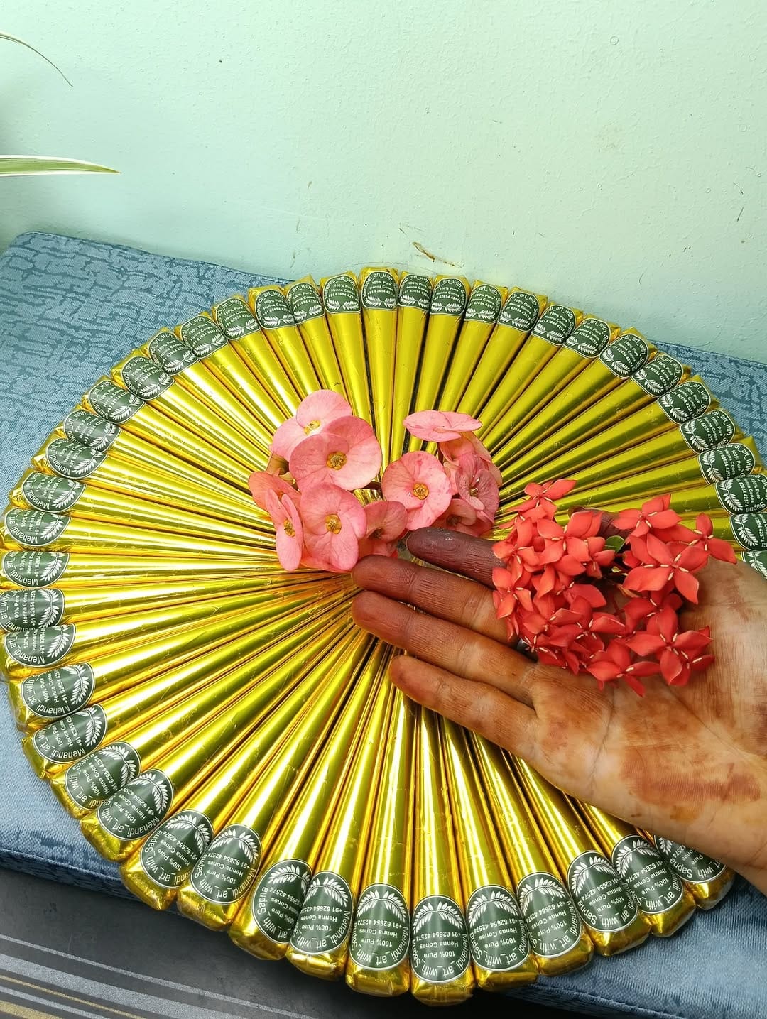Post 10 by mehandiartwithsapna - Chhattisgarh based mehndi artist on Instagram (carousel)