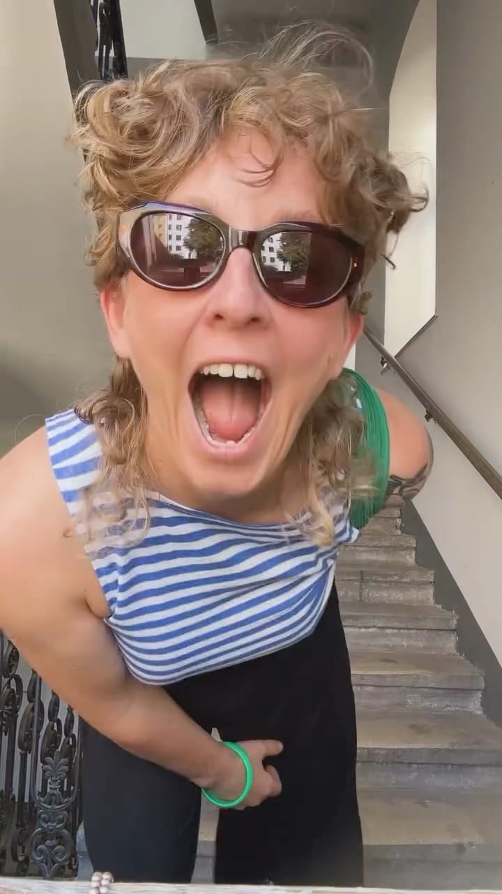 Post 6 by T A N T E K A N T E on Instagram (video)