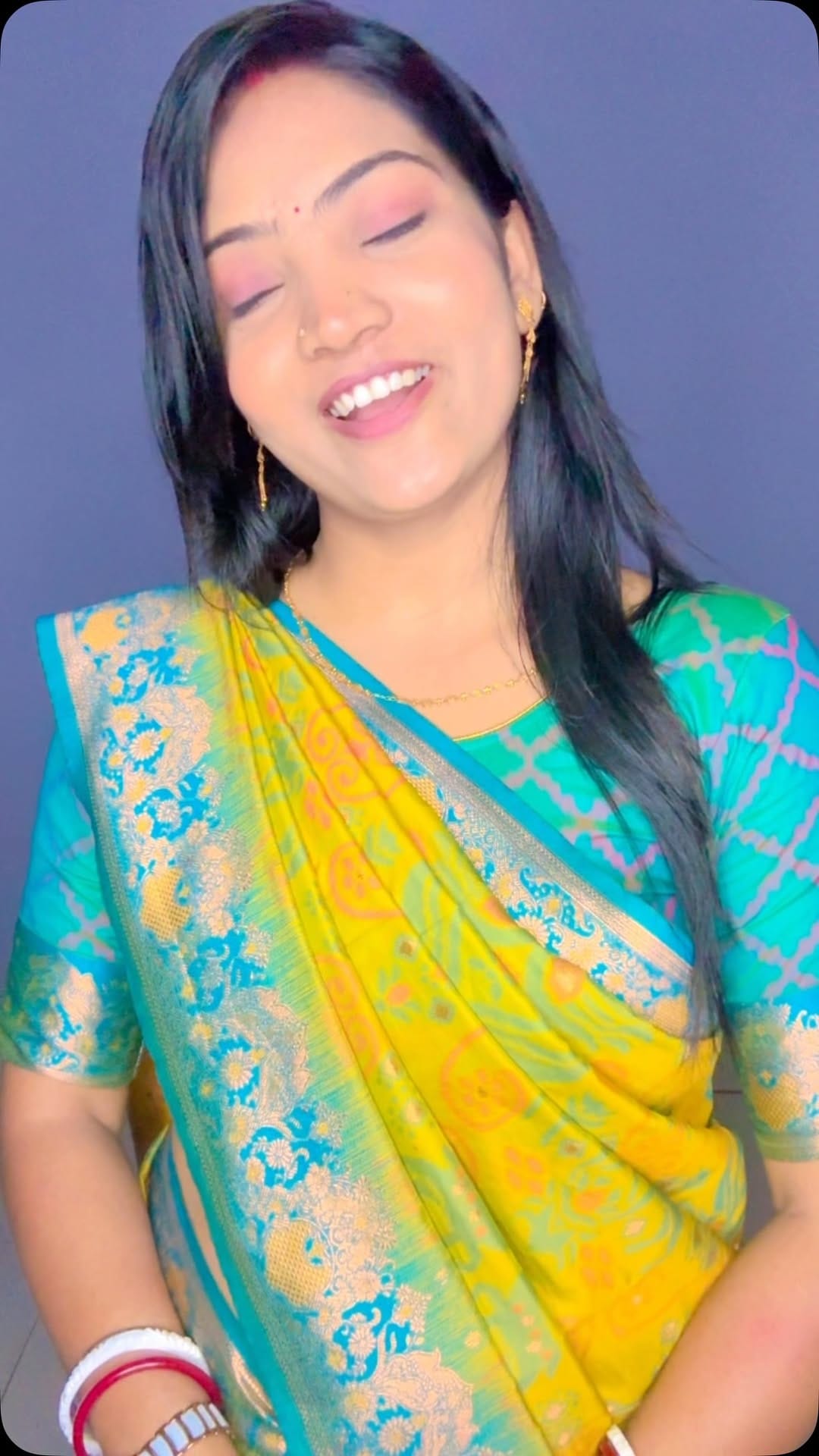 Post 10 by Naina Mahato on Instagram (video)