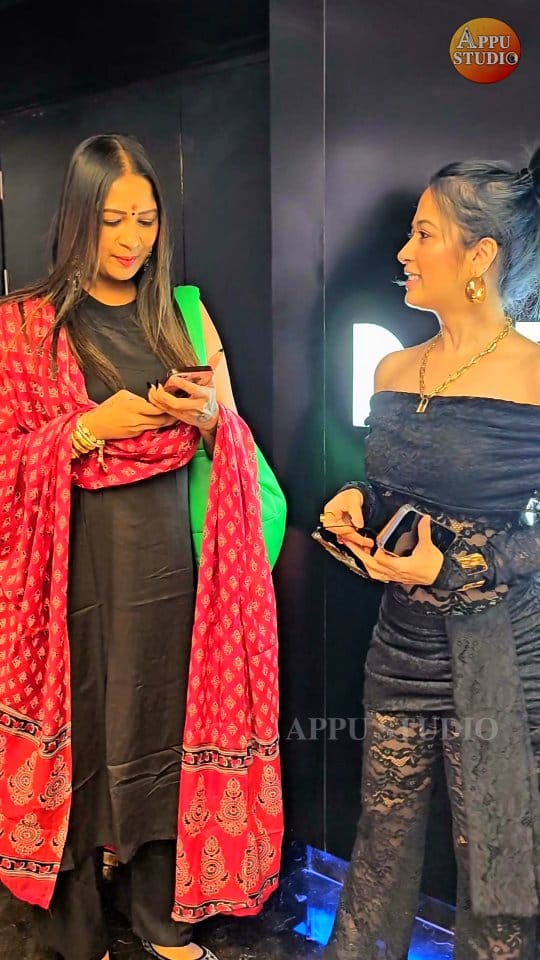 Post 6 by Eshani on Instagram (video)
