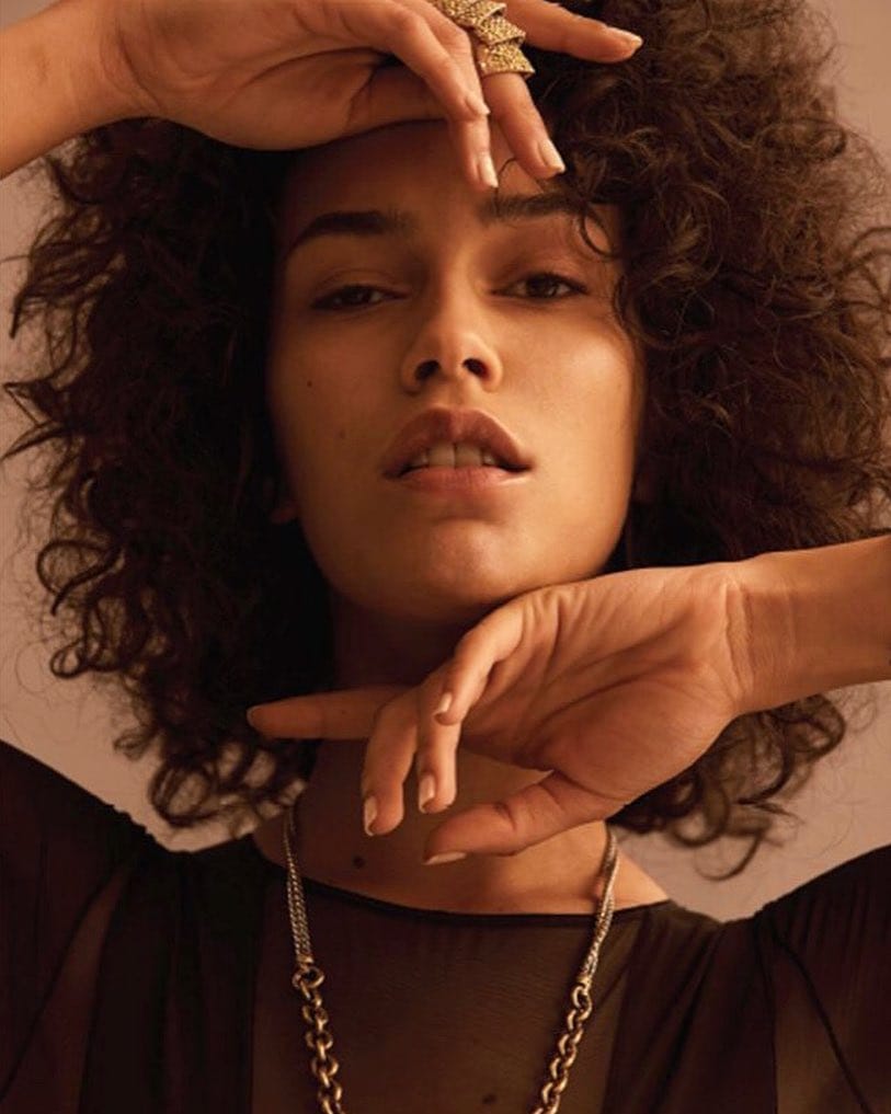 Post 8 by Gabriela Patez on Instagram (image)