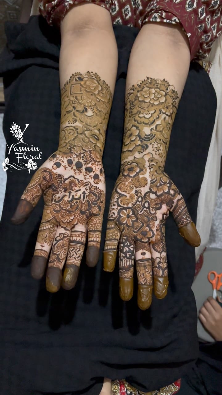 Post 1 by 🎀Yasmin Mehndi Surat🎀 on Instagram (video)