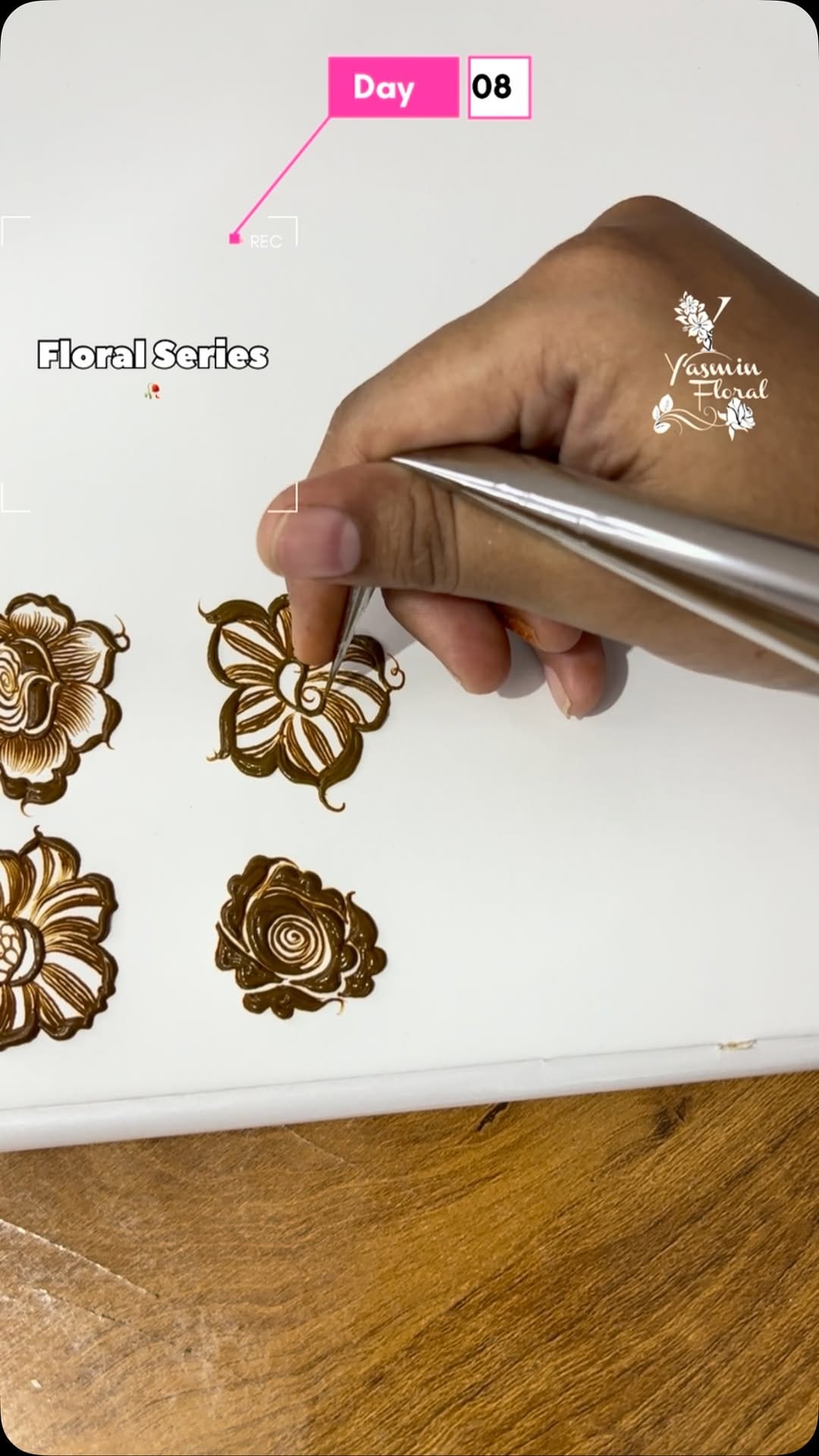 Post 8 by 🎀Yasmin Mehndi Surat🎀 on Instagram (video)