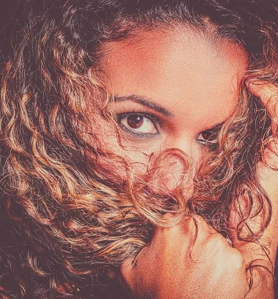 Post 4 by Aurélie  Bottero on Instagram (image)