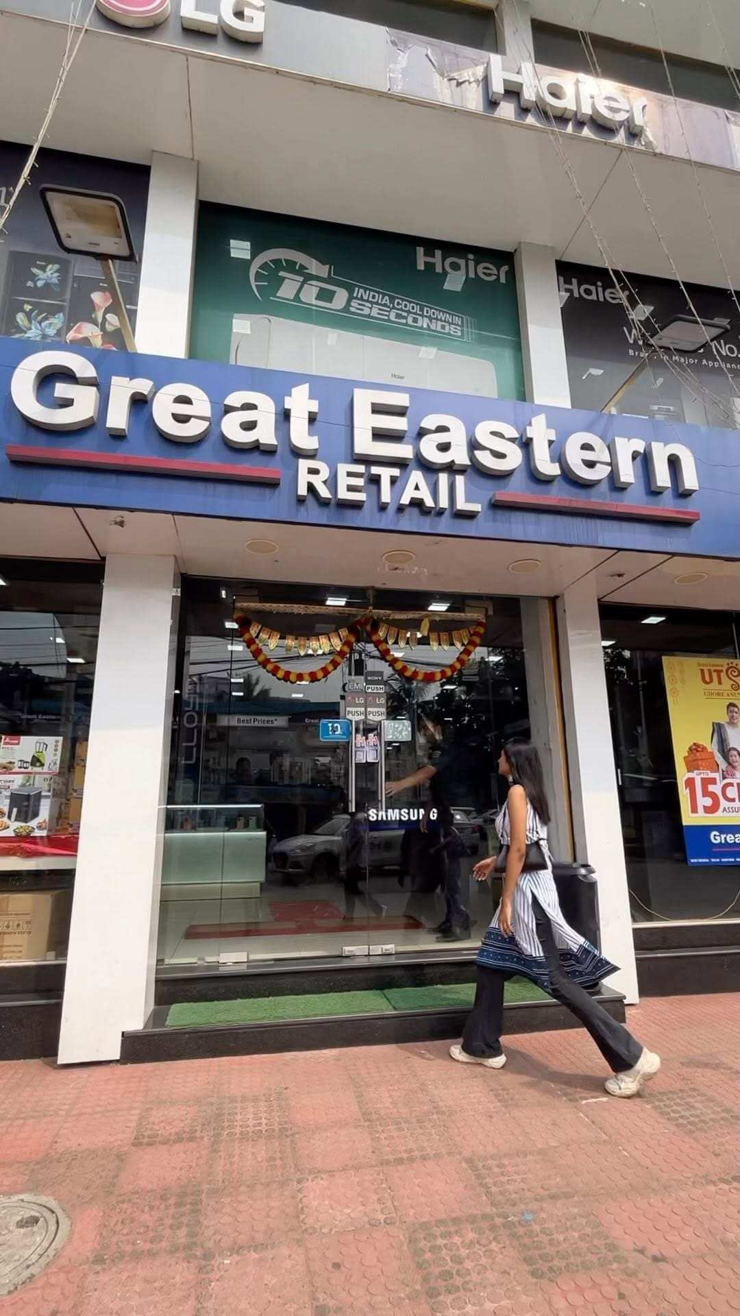 Post 8 by Kolkata City Official™ on Instagram (video)