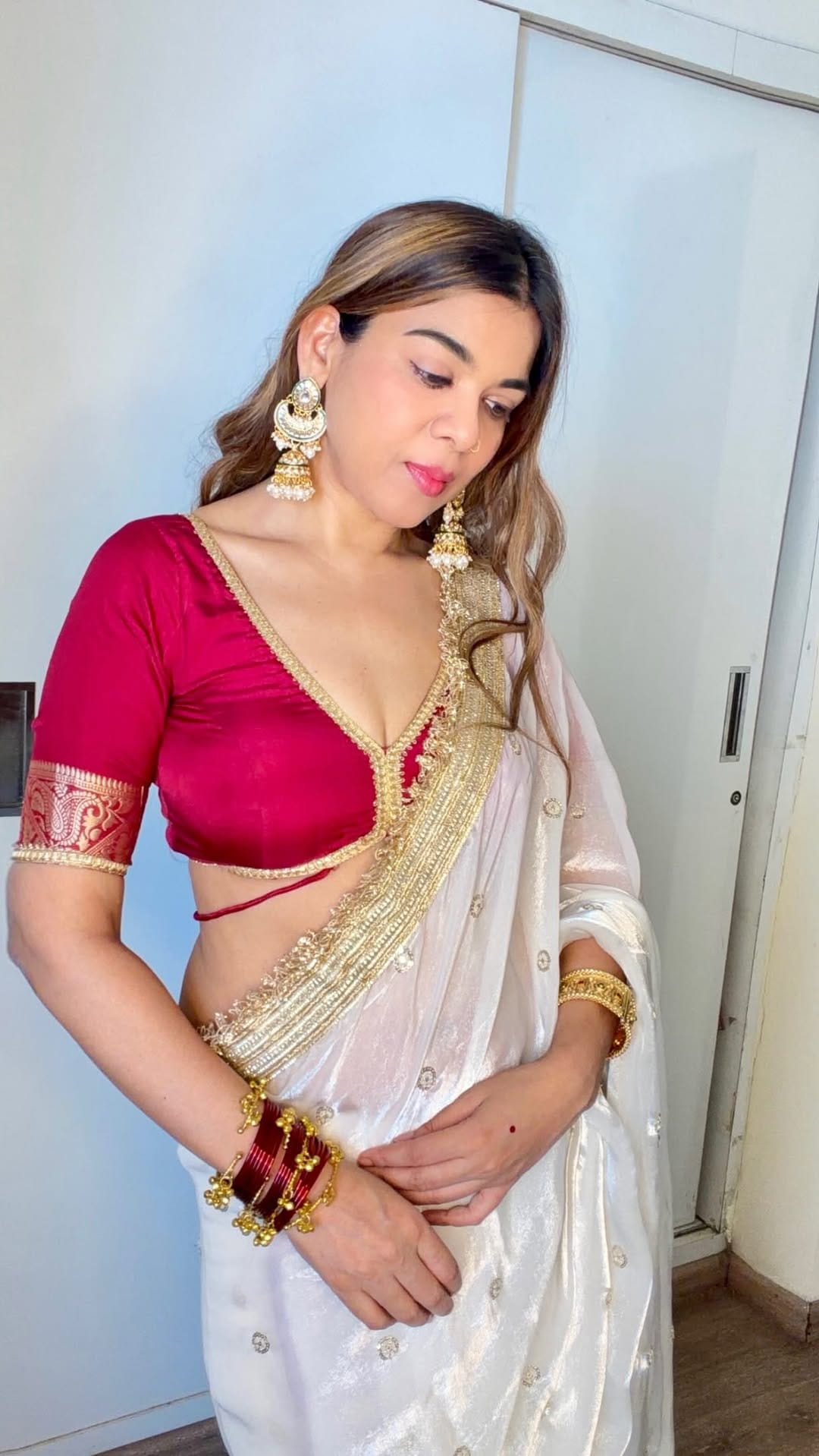 Post 4 by Ms.India globe Deepti Titoria on Instagram (video)
