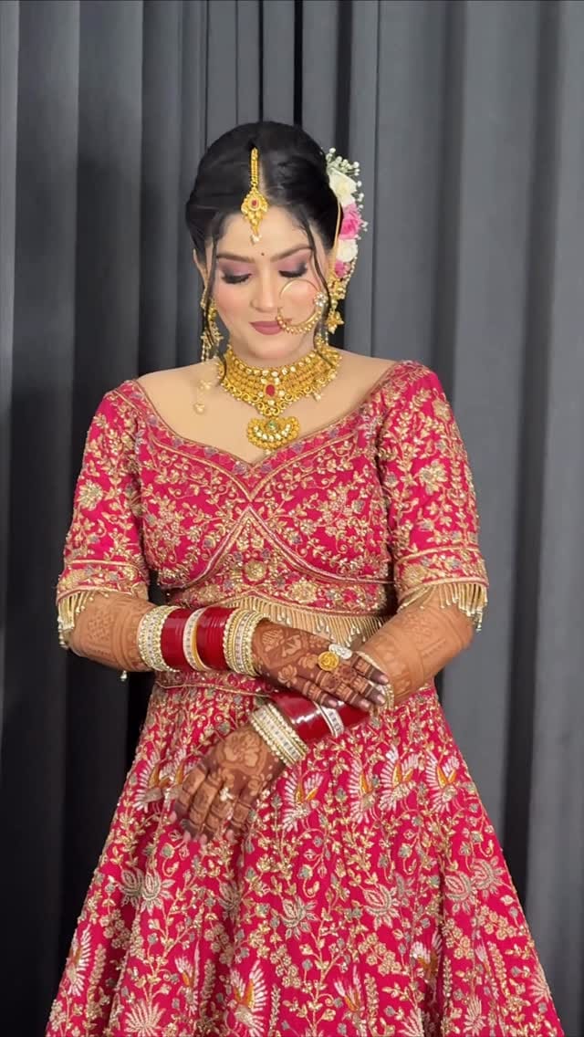Post 2 by Sahiba Butt | Makeup Artist on Instagram (video)