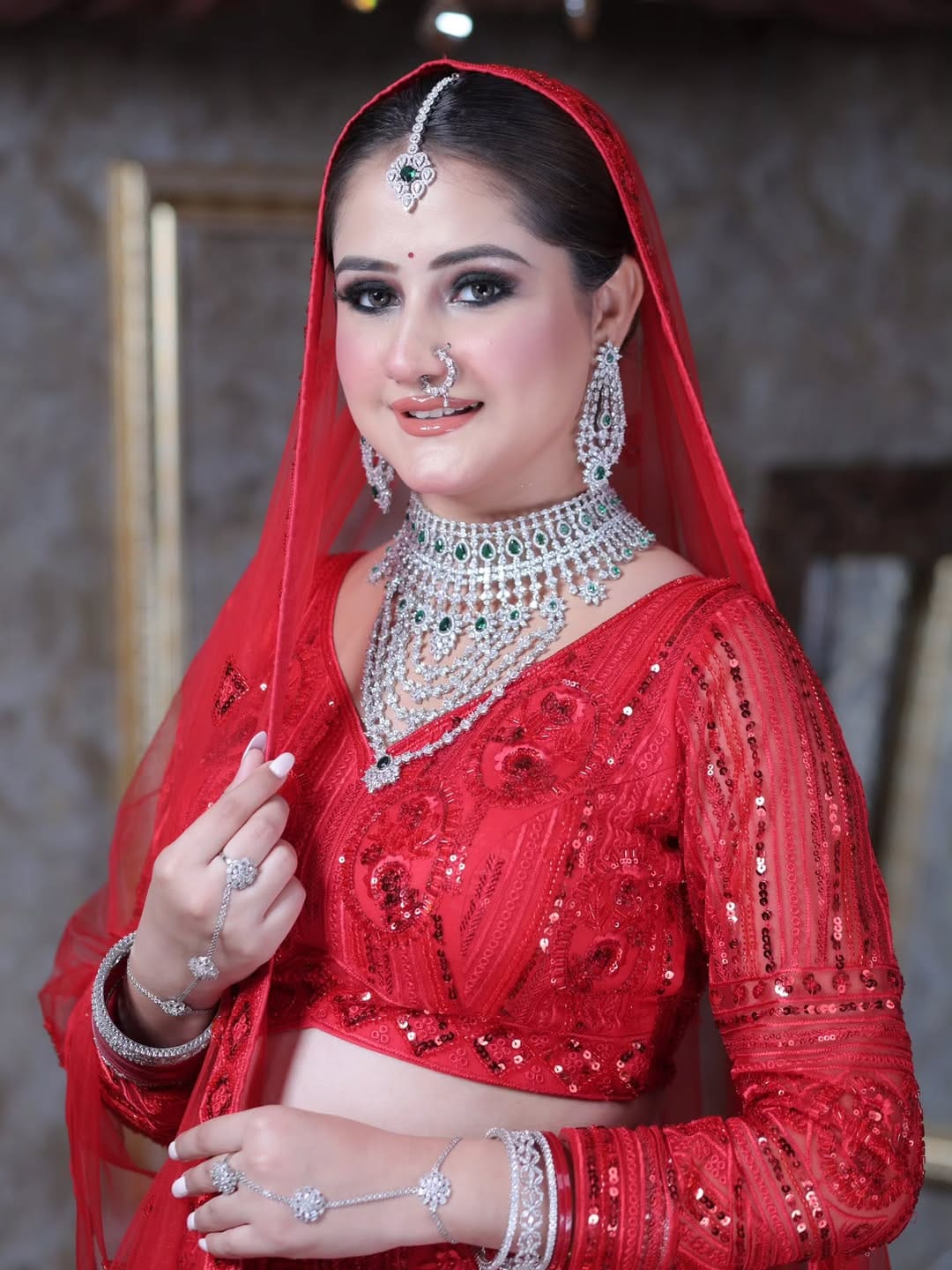 Post 7 by Neetu Goswami                      ( Makeup Artist & Educator ) on Instagram (carousel)