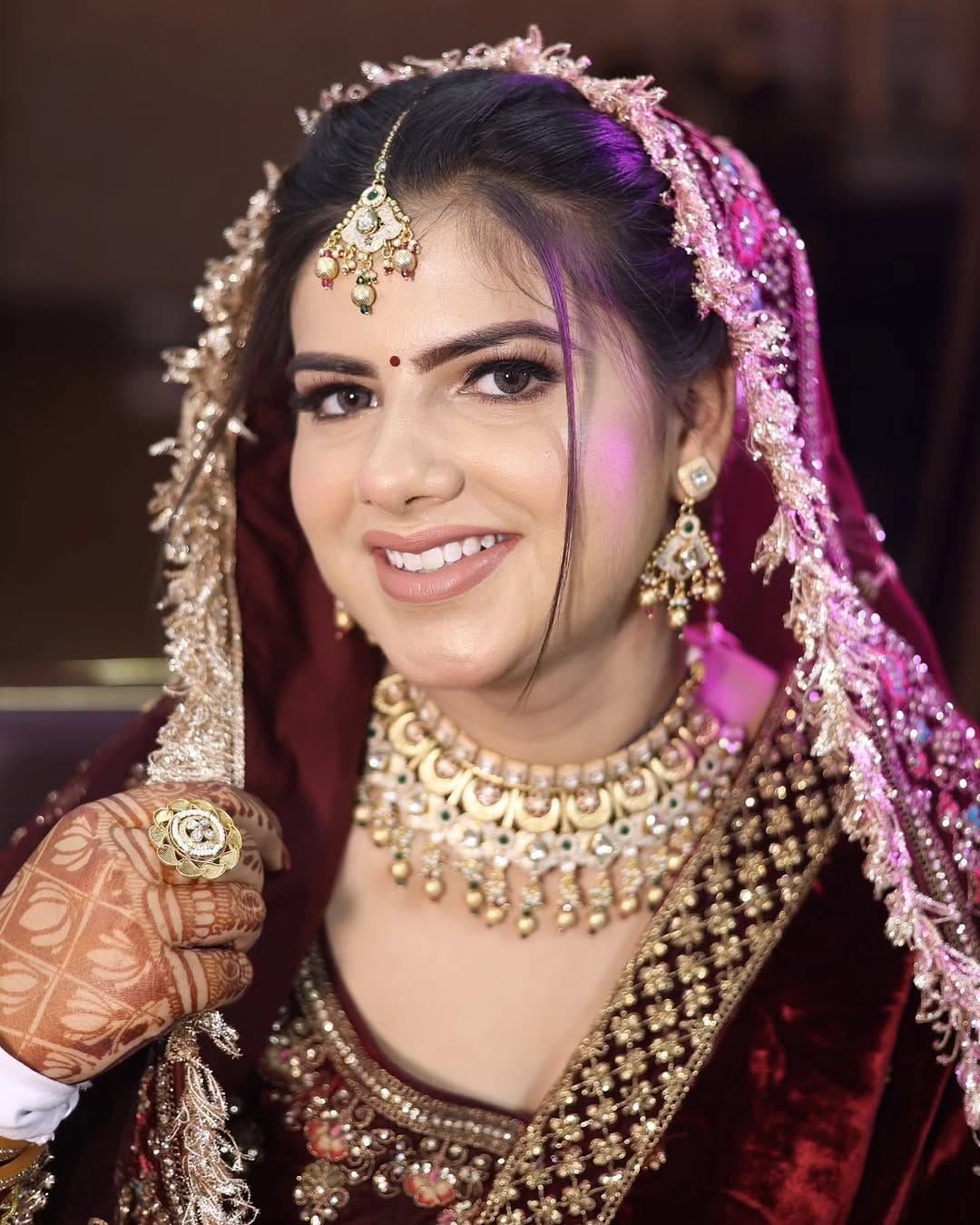 Post 9 by Neetu Goswami                      ( Makeup Artist & Educator ) on Instagram (carousel)