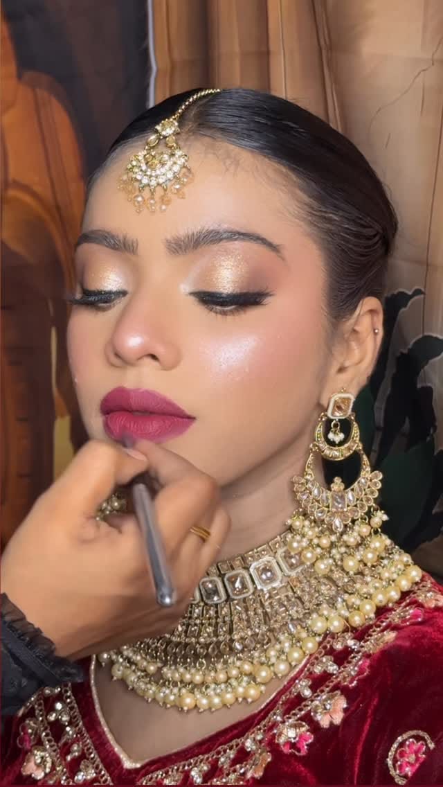 Post 7 by BRIDAL MAKEUP ARTIST | SUZAIN INAYAT SHAIKH on Instagram (video)