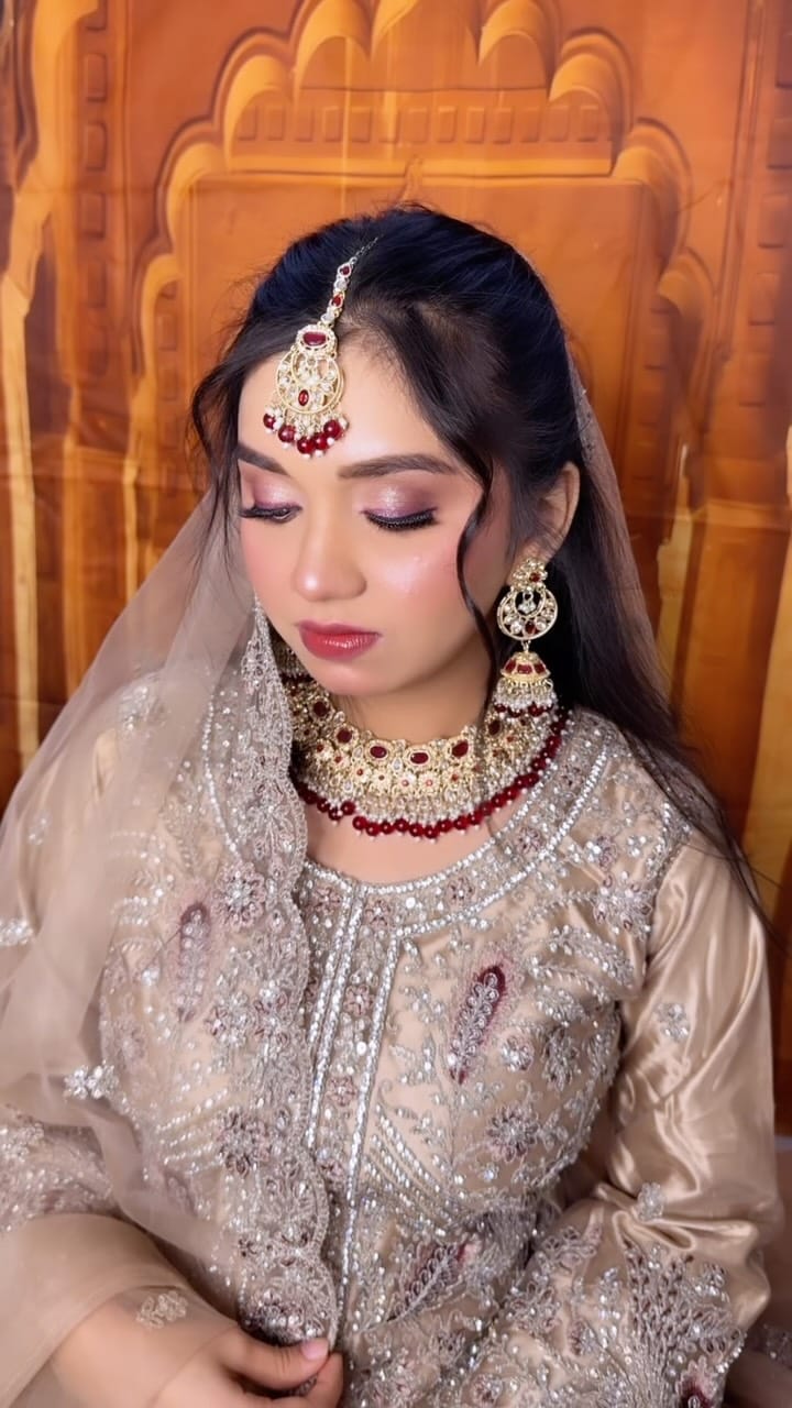 Post 6 by BRIDAL MAKEUP ARTIST | SUZAIN INAYAT SHAIKH on Instagram (video)