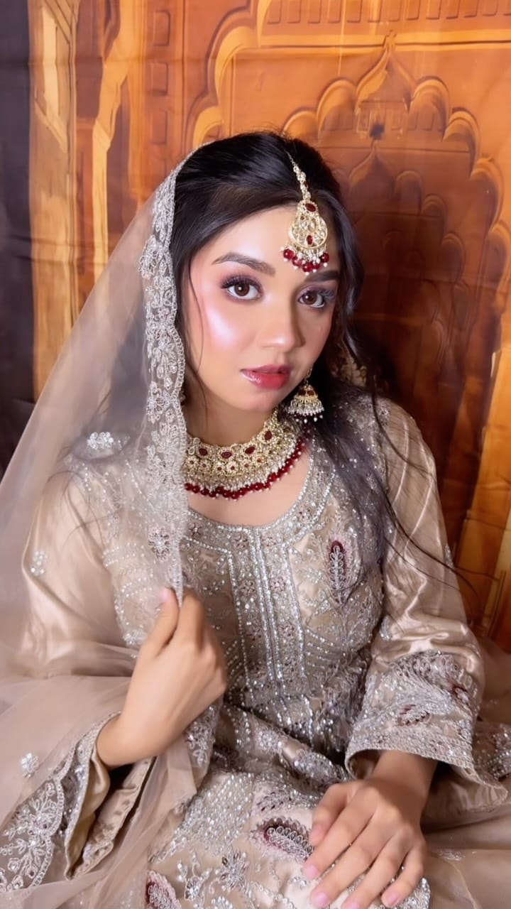Post 5 by BRIDAL MAKEUP ARTIST | SUZAIN INAYAT SHAIKH on Instagram (video)
