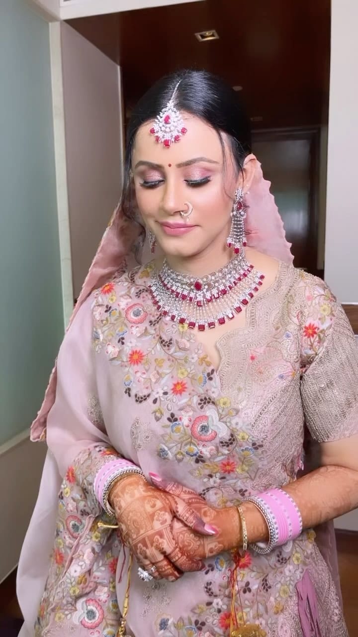 Post 10 by Anjum Amaan Qureshi 🧿 on Instagram (video)